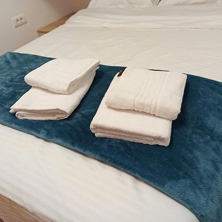 בוקרשט Stylish, Modern 2 Rooms Flat With River View, Near Presidential Palace מראה חיצוני תמונה